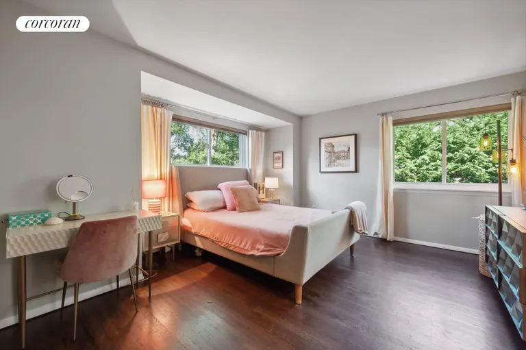 New York City Real Estate | View 24 Crestview Drive | room 16 | View 17