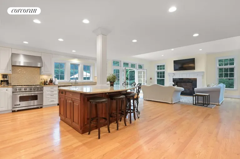 New York City Real Estate | View 78 Toilsome Lane | Soaring Ceilings | View 4