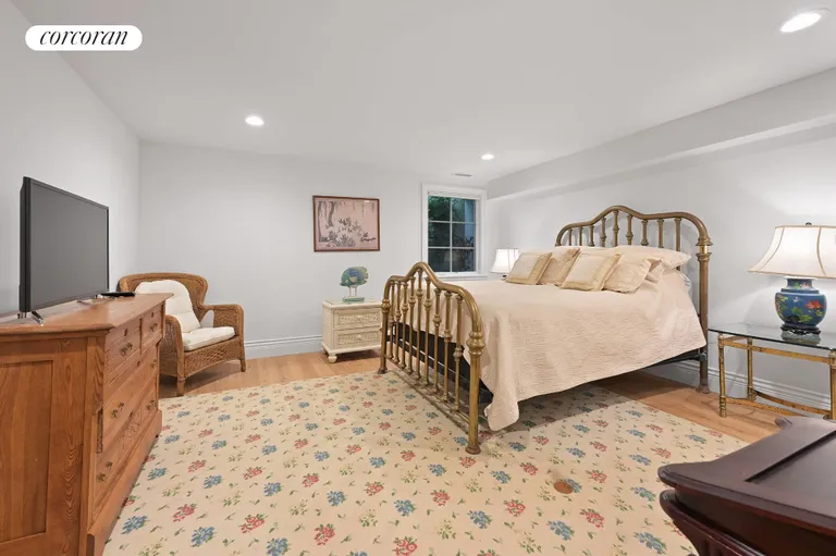 New York City Real Estate | View 78 Toilsome Lane | Lower LevelQueen Guestroom | View 18