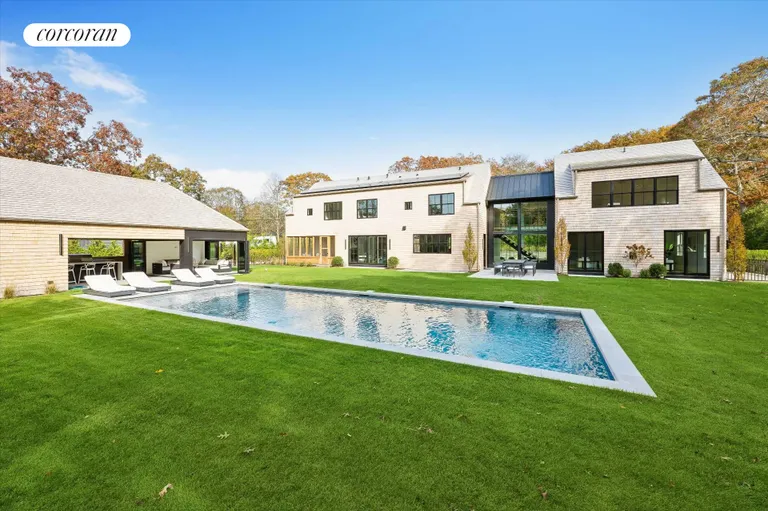 The Hamptons Real Estate | View 510 Abrahams Path | 8 Beds, 8 Baths | View 1