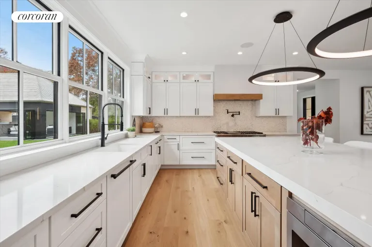 The Hamptons Real Estate | View 510 Abrahams Path | room 13 | View 14