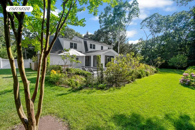 The Hamptons Real Estate | View 8 Harvest Lane | room 3 | View 4