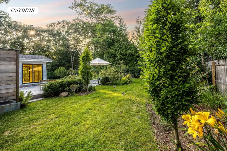 The Hamptons Real Estate | View 8 Harvest Lane | room 4 | View 5
