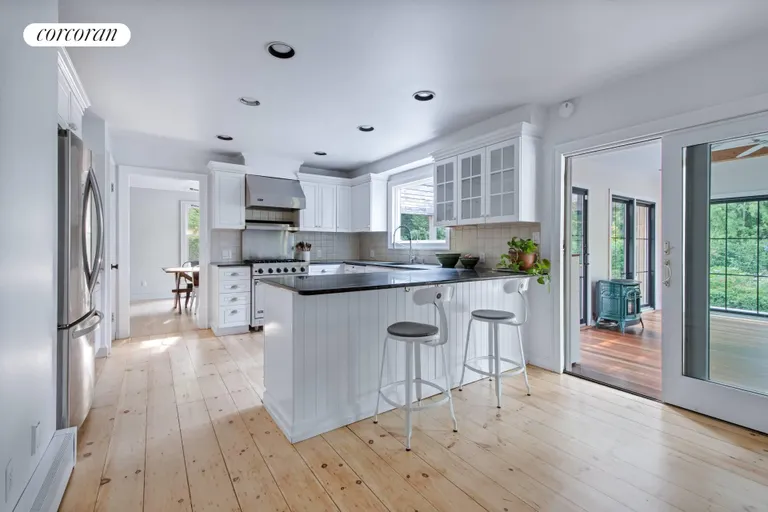 The Hamptons Real Estate | View 8 Harvest Lane | room 10 | View 11
