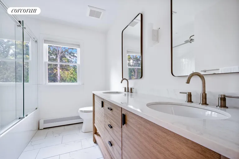 The Hamptons Real Estate | View 8 Harvest Lane | room 21 | View 22