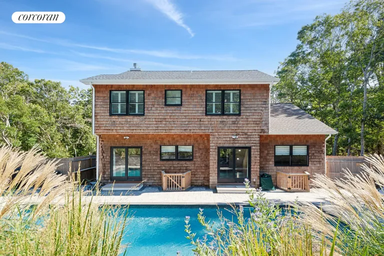 The Hamptons Real Estate | View 6 Ridgeway Road | 4 Beds, 4 Baths | View 1