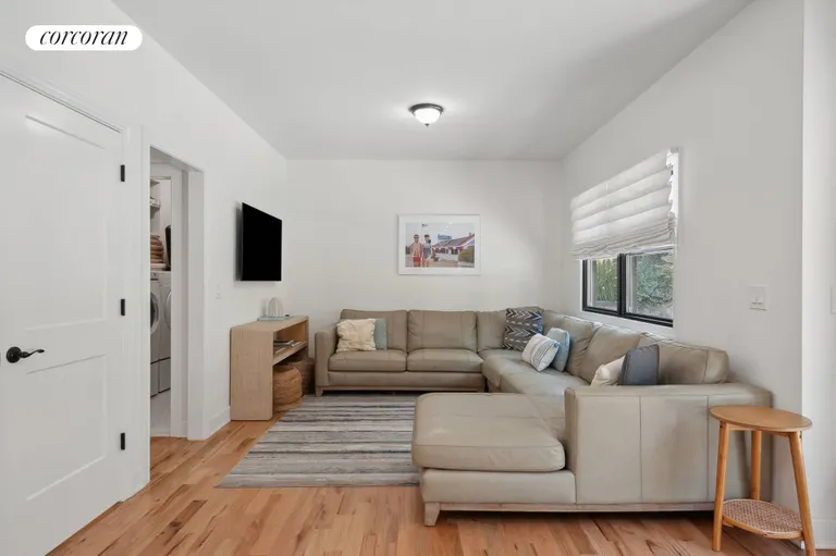 The Hamptons Real Estate | View 6 Ridgeway Road | Den off of kitchen | View 11