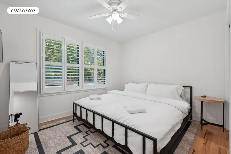 The Hamptons Real Estate | View 6 Ridgeway Road | 2nd floor Guest bed | View 17