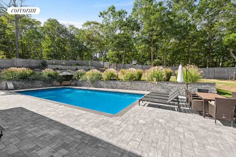 The Hamptons Real Estate | View 6 Ridgeway Road | room 22 | View 23
