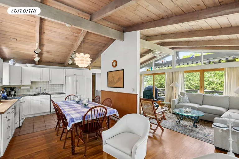 The Hamptons Real Estate | View 50 Agnew Avenue | room 4 | View 5