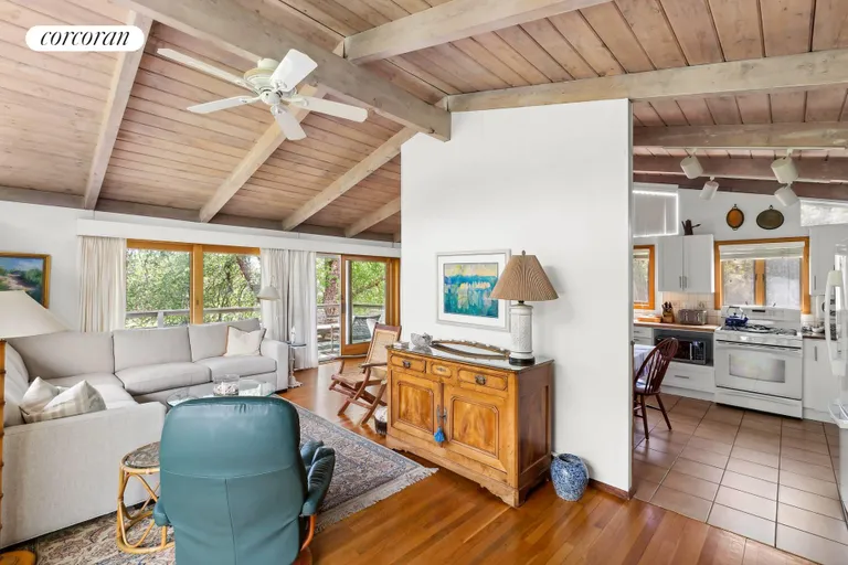 The Hamptons Real Estate | View 50 Agnew Avenue | room 5 | View 6