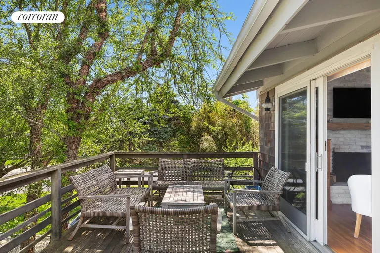 The Hamptons Real Estate | View 50 Agnew Avenue | room 8 | View 9