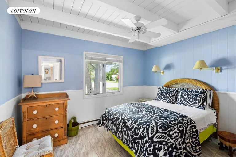 The Hamptons Real Estate | View 50 Agnew Avenue | room 12 | View 13