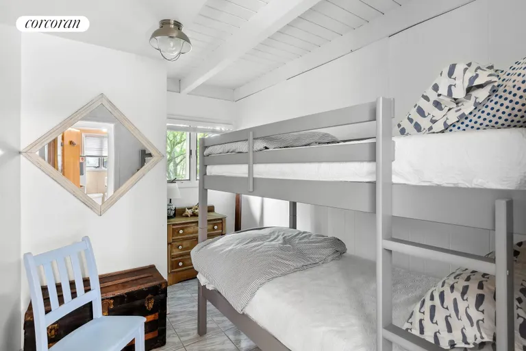The Hamptons Real Estate | View 50 Agnew Avenue | room 13 | View 14