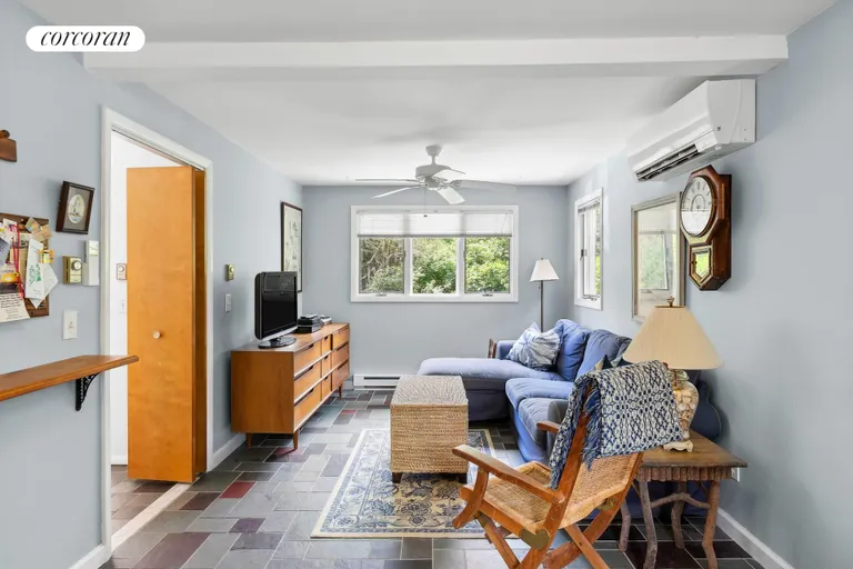 The Hamptons Real Estate | View 50 Agnew Avenue | room 14 | View 15