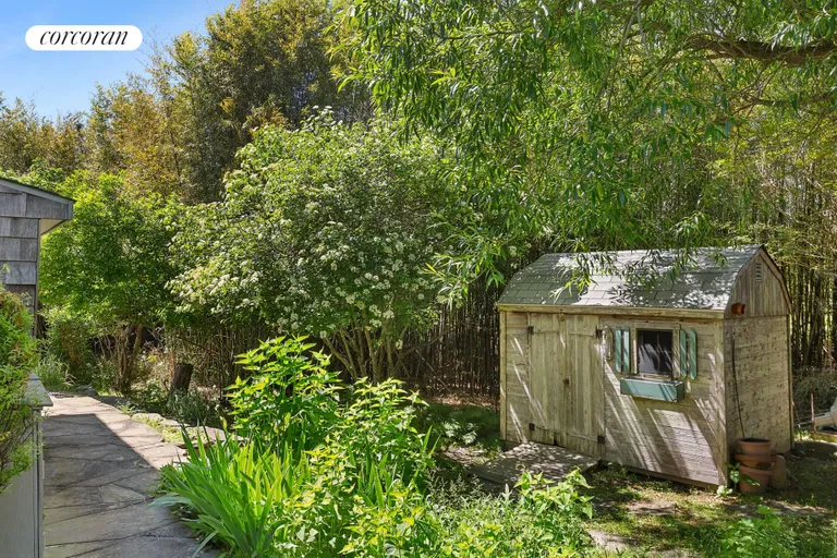 The Hamptons Real Estate | View 50 Agnew Avenue | room 15 | View 16