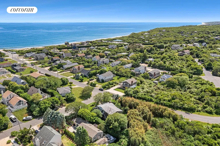 The Hamptons Real Estate | View 50 Agnew Avenue | room 17 | View 18