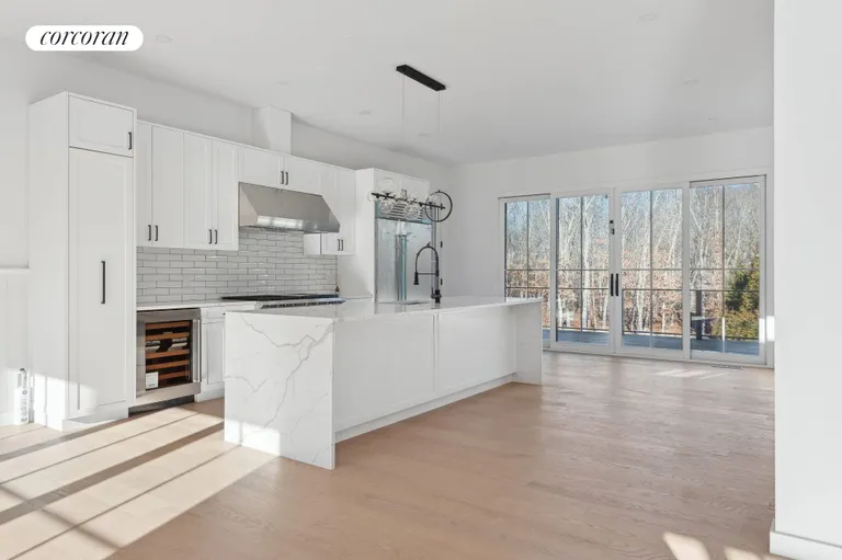The Hamptons Real Estate | View 25 Margaret Drive | room 9 | View 10