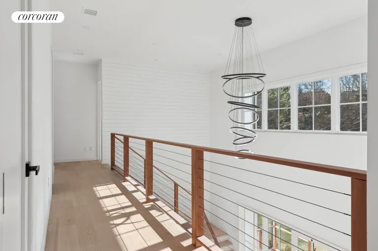 The Hamptons Real Estate | View 25 Margaret Drive | room 14 | View 15