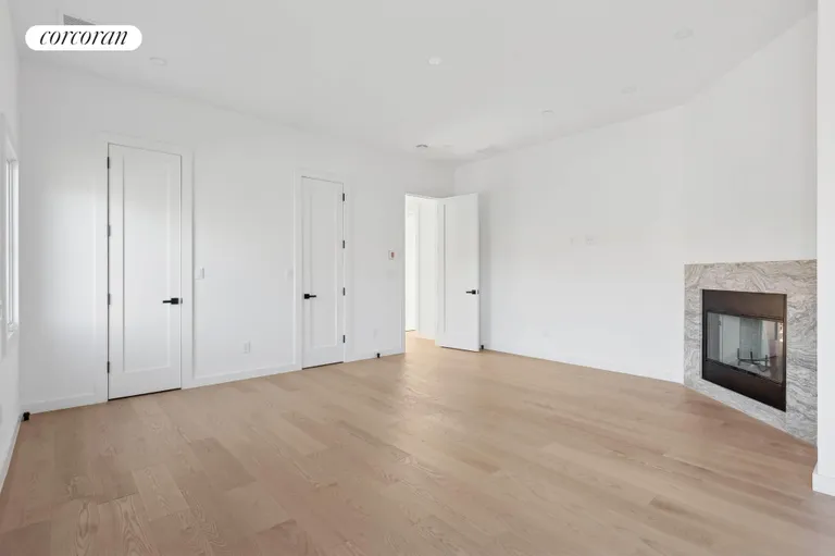 The Hamptons Real Estate | View 25 Margaret Drive | room 15 | View 16