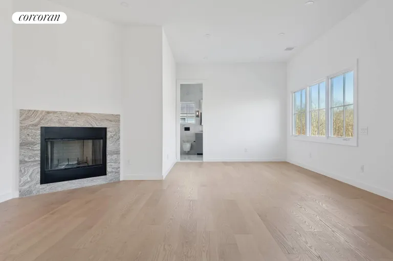 The Hamptons Real Estate | View 25 Margaret Drive | room 16 | View 17