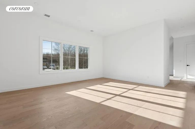 The Hamptons Real Estate | View 25 Margaret Drive | room 20 | View 21