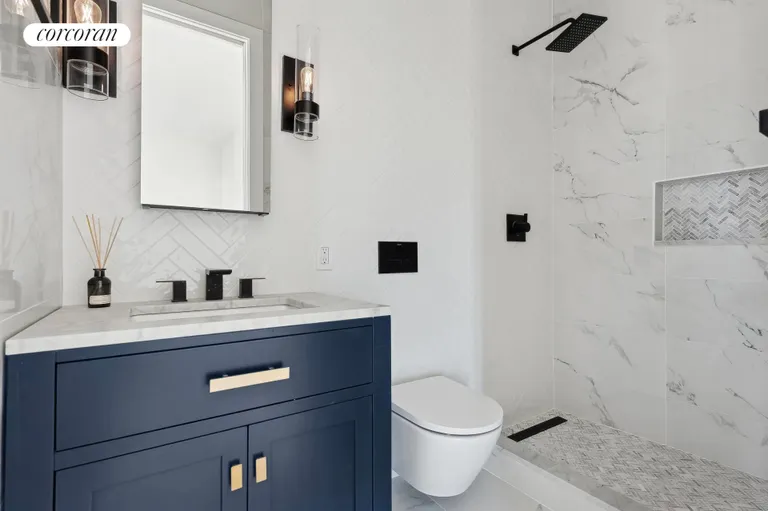 The Hamptons Real Estate | View 25 Margaret Drive | room 21 | View 22
