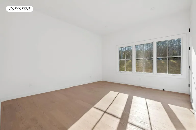 The Hamptons Real Estate | View 25 Margaret Drive | room 28 | View 29