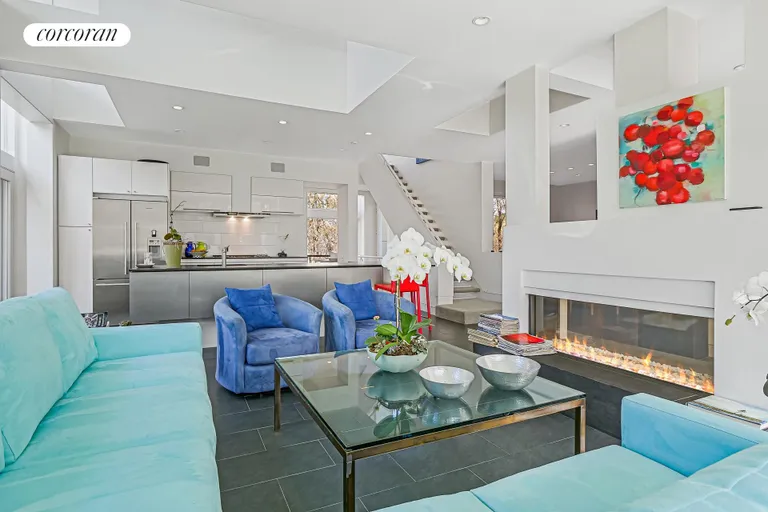 The Hamptons Real Estate | View 454 Broadway | room 3 | View 4