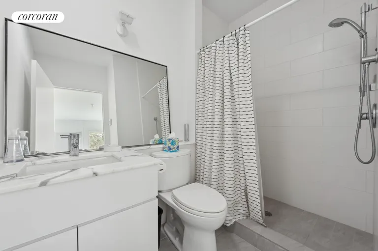 The Hamptons Real Estate | View 454 Broadway | room 19 | View 20
