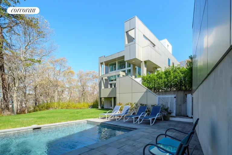The Hamptons Real Estate | View 454 Broadway | room 24 | View 25