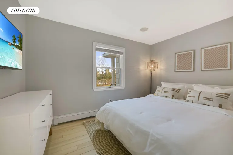 The Hamptons Real Estate | View 36 Charla Drive | 1 of 6 Bedrooms | View 20