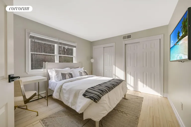 The Hamptons Real Estate | View 36 Charla Drive | 1 of 6 Bedrooms | View 23