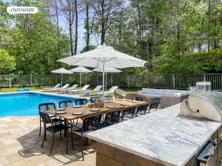 The Hamptons Real Estate | View 36 Charla Drive | Outdoor BBQ | View 27