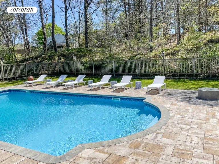 The Hamptons Real Estate | View 36 Charla Drive | Heated Pool | View 28