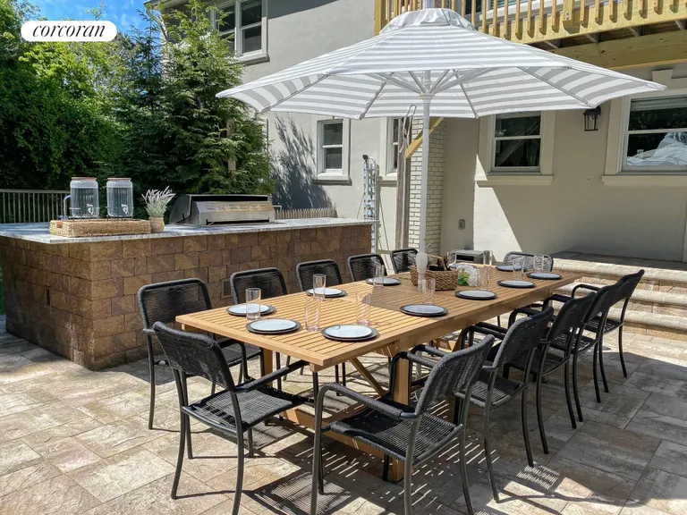The Hamptons Real Estate | View 36 Charla Drive | Perfect for Outdoor Dining | View 30