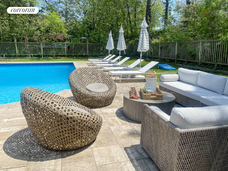 The Hamptons Real Estate | View 36 Charla Drive | Outdoor Living | View 31