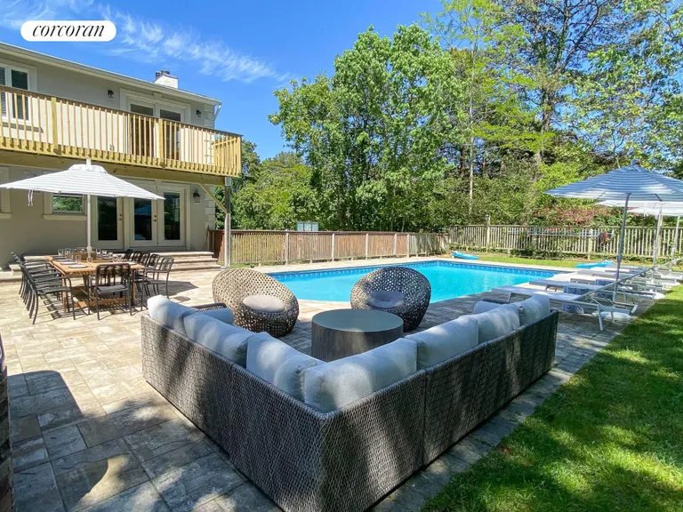 The Hamptons Real Estate | View 36 Charla Drive | Outdoor Living | View 33
