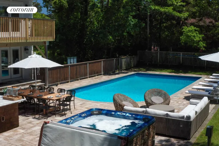 The Hamptons Real Estate | View 36 Charla Drive | room 33 | View 34