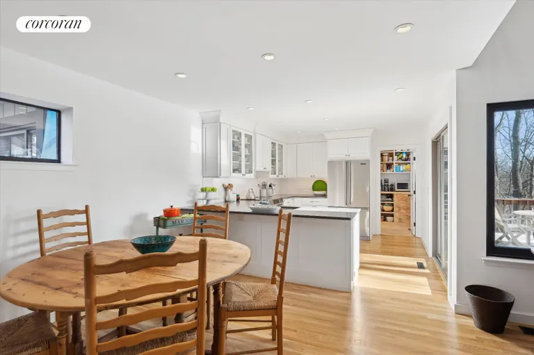 The Hamptons Real Estate | View 190 Treescape Drive Unit 9C | room 4 | View 5