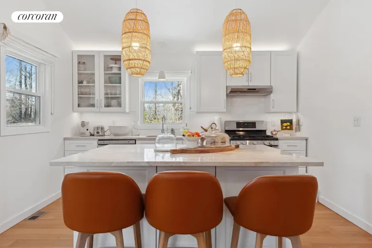 The Hamptons Real Estate | View 73 Charla Drive | room 1 | View 2