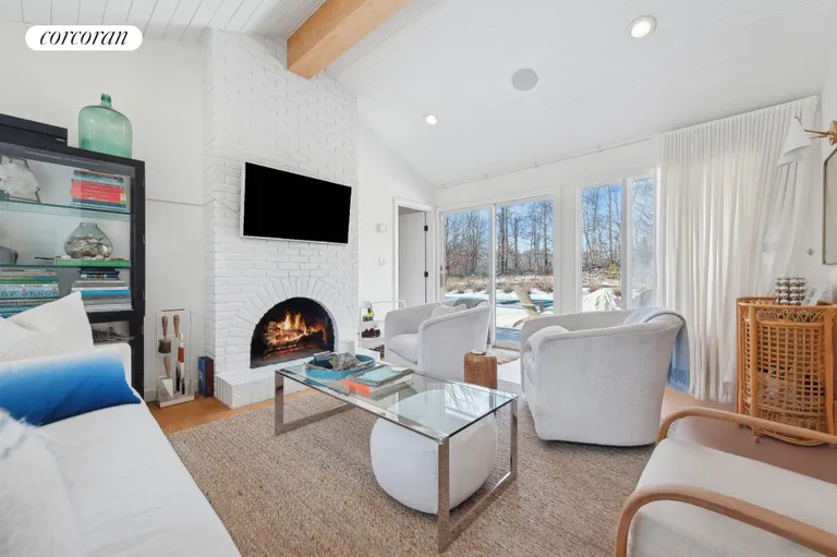 The Hamptons Real Estate | View 73 Charla Drive | room 2 | View 3