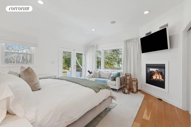 The Hamptons Real Estate | View 73 Charla Drive | room 3 | View 4