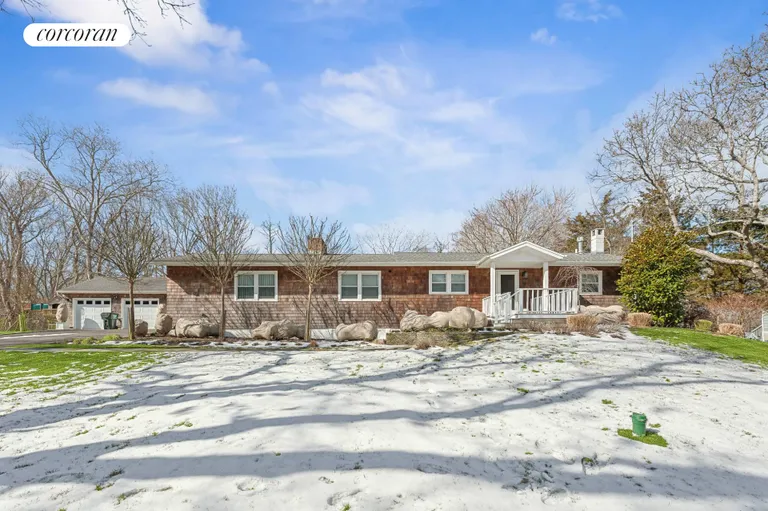 The Hamptons Real Estate | View 73 Charla Drive | room 7 | View 8