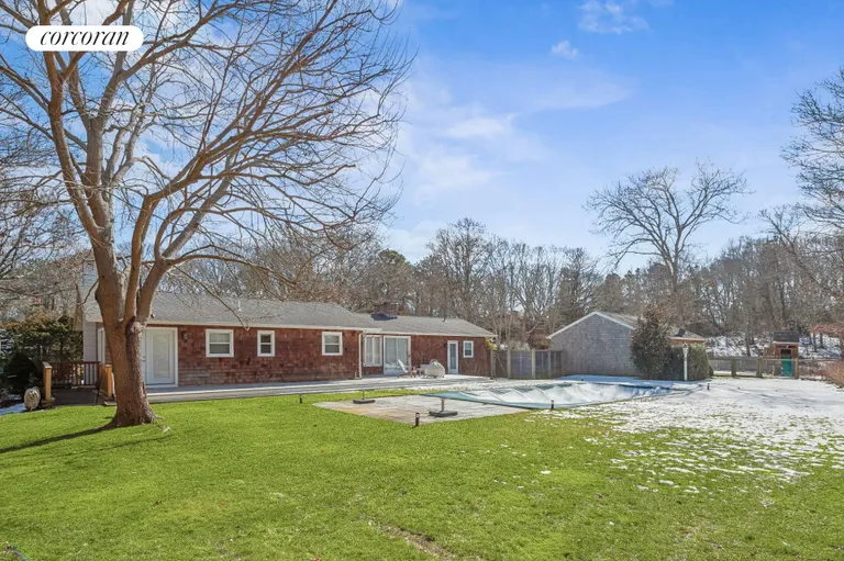 The Hamptons Real Estate | View 73 Charla Drive | room 10 | View 11