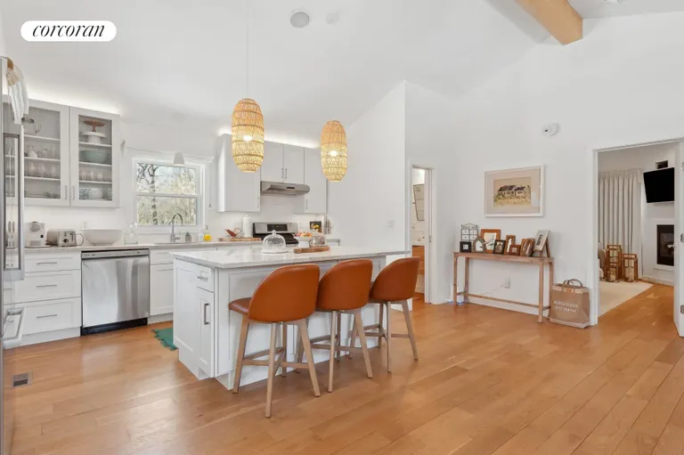 The Hamptons Real Estate | View 73 Charla Drive | room 15 | View 16