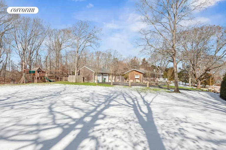 The Hamptons Real Estate | View 73 Charla Drive | room 24 | View 25