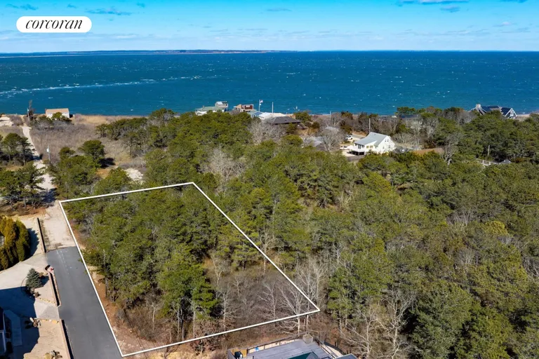The Hamptons Real Estate | View 78 Bay View Avenue | room 4 | View 5