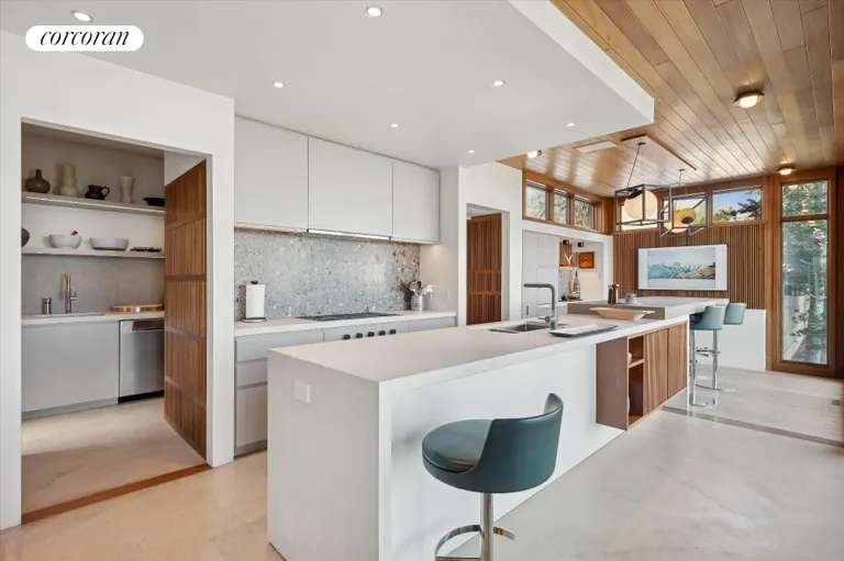 The Hamptons Real Estate | View 54 Broadview Road | room 5 | View 6