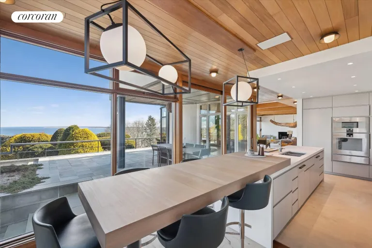 The Hamptons Real Estate | View 54 Broadview Road | room 7 | View 8